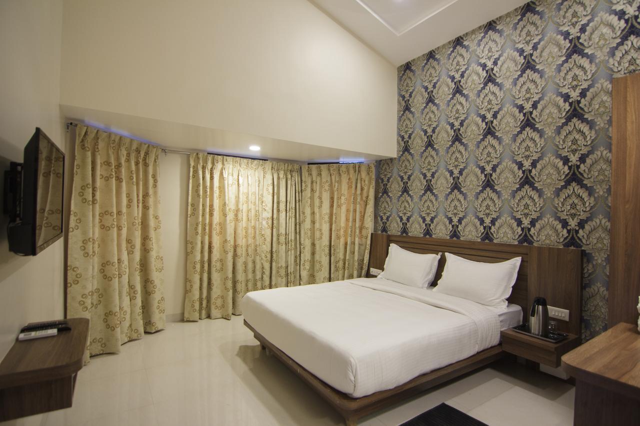 Sunshine Resort Lonavala Esterno foto